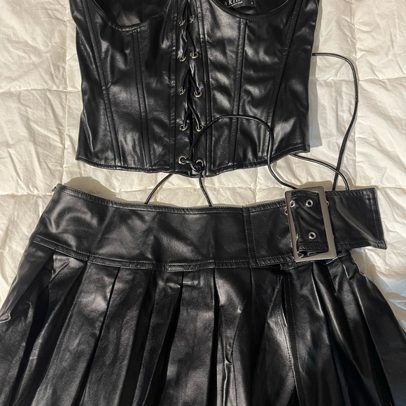 AKIRA Black Faux Leather skort  w belt & Akira bondage corset like top - Picture 4 of 8